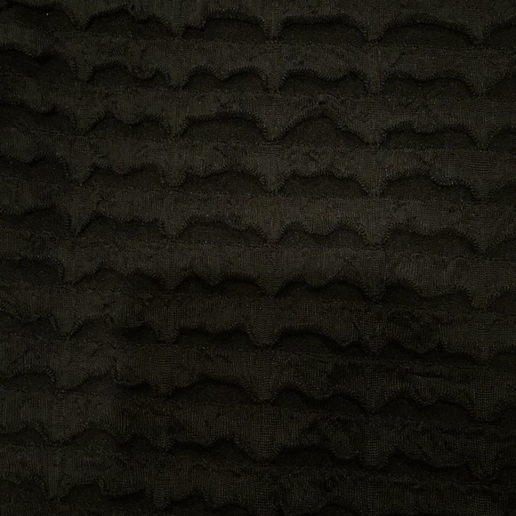 Forever 21 black ruffle bodycon dress worn once!! - Picture 3 of 5